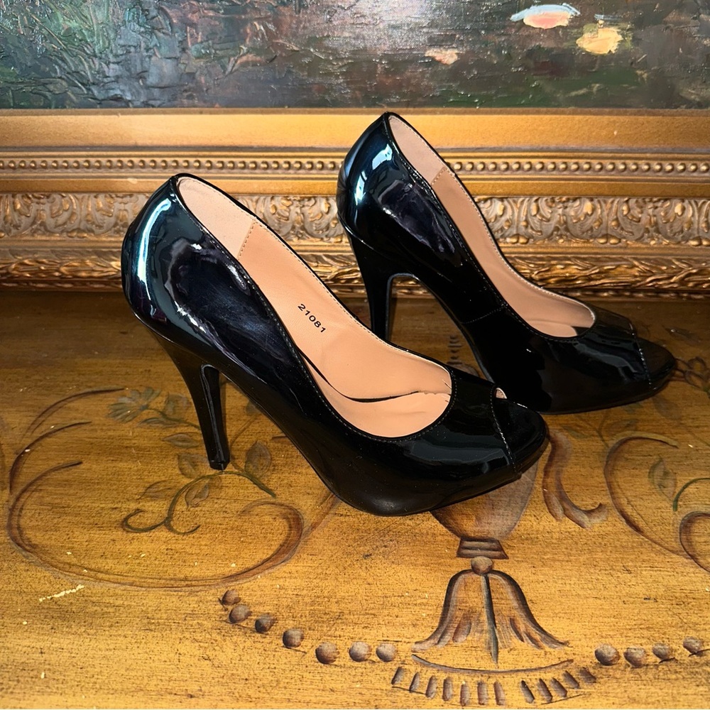 JG New Black Patent Leather Stiletto Heel High Open Toe Pumps Size 6 Beautiful